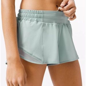 Hotty hot shorts Lululemon 2.5